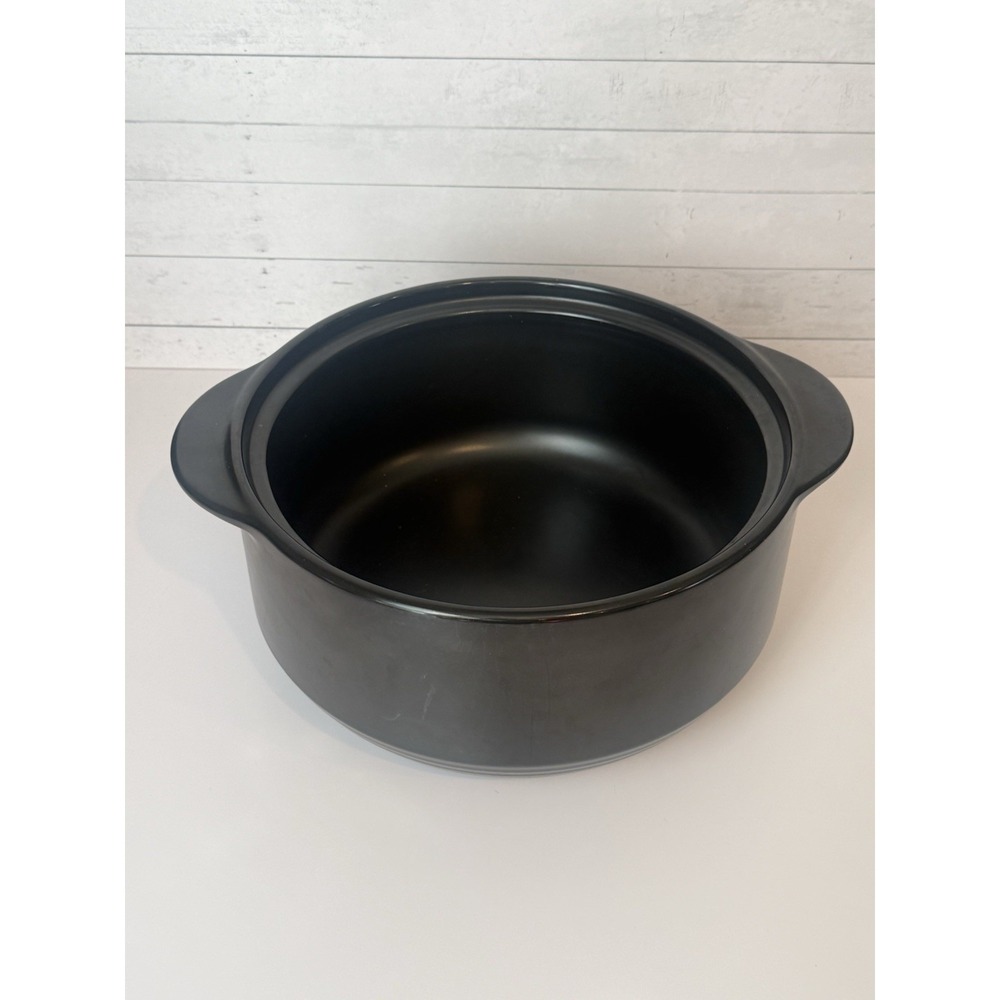 Pampered Chef Rockcrok Dutch Oven Round Baking Casserole Dish Black 4 QT NO LID - Picture 2 of 5